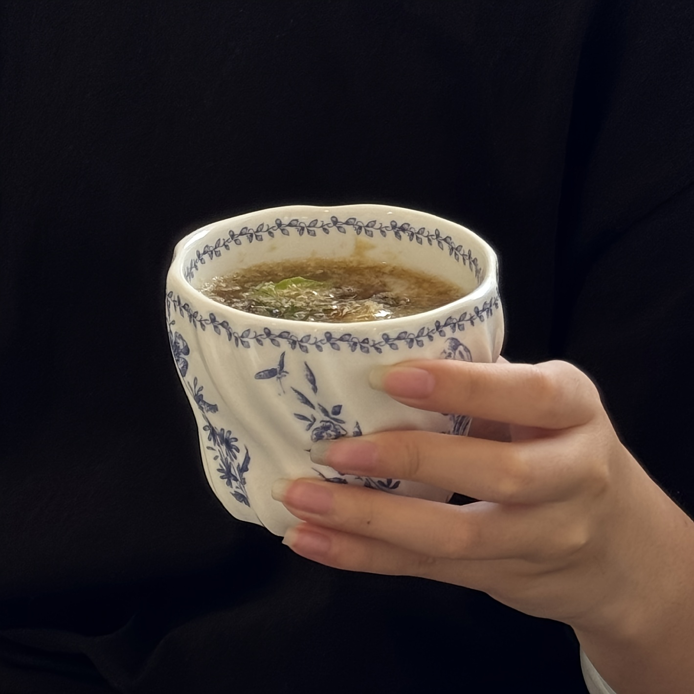 1 Vintage Blue and White Porcelain Pattern Handheld Coffee Cup, Chinese-Japanese Style Ceramic Tea Cup, Suitable for Breakfast and Afternoon Tea, Exquisite Gift - Image 2