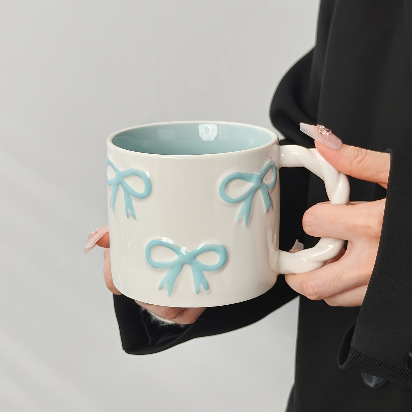 1pc New Creative 3D Bow Mug, High Aesthetic Twisty Handle Coffee Cup, Ceramic Coffee Cup, Milk Cup Water Cup, Microwave Safe, Perfect Gift for Bestie, Cute Girly Heart Drinking Cup, Valentine