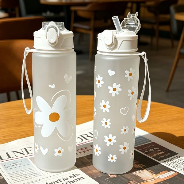 An 27.05oz Summer Daisy-Themed Straw Cup, Fresh and Portable, the Best Gift for Outdoor Camping, Summer Cup