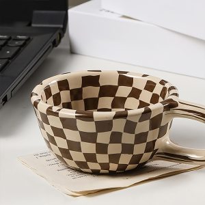 1pc Checkered Mug, High Aesthetic Creative Niche Design Ceramic Mug, Milk Cup, Suitable for Home Decor, Breakfast Cup, Afternoon Tea Coffee, Restaurant Cafe, Latte Art Cup, Gift
